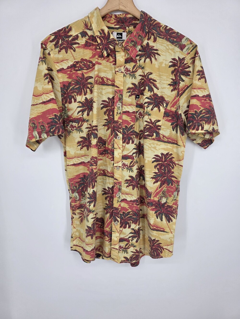 Quiksilver Core Collection Hawaiian Print Shirt Yellow/Red Size XL.